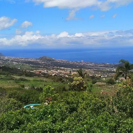 With Huge Deck Nestled In Marvelous Gardens - Nidos Apartament