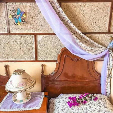 With Huge Deck Nestled In Marvelous Gardens - Nidos Appartement