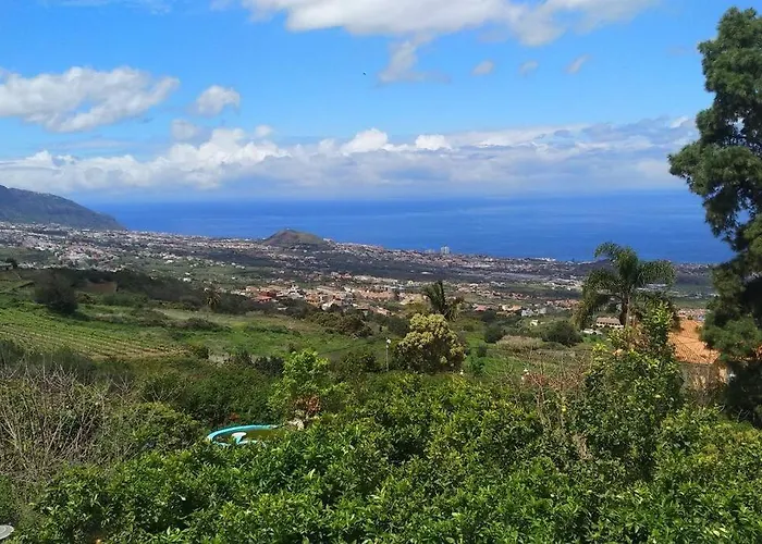 With Huge Deck Nestled In Marvelous Gardens - Nidos Appartement