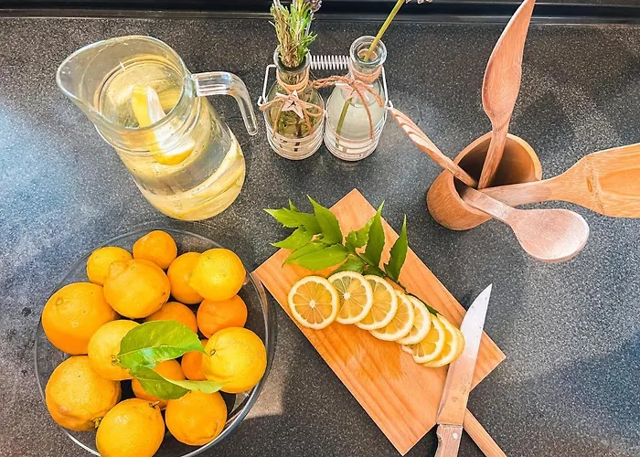 With Huge Deck Nestled In Marvelous Gardens - Nidos Apartment *