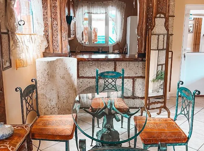 With Huge Deck Nestled In Marvelous Gardens - Nidos * La Orotava