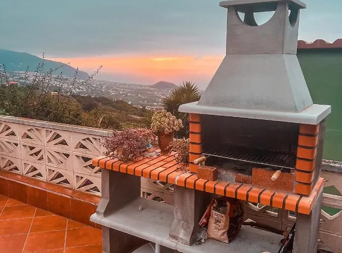 With Huge Deck Nestled In Marvelous Gardens - Nidos