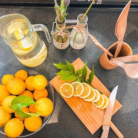 With Huge Deck Nestled In Marvelous Gardens - Nidos Apartment *