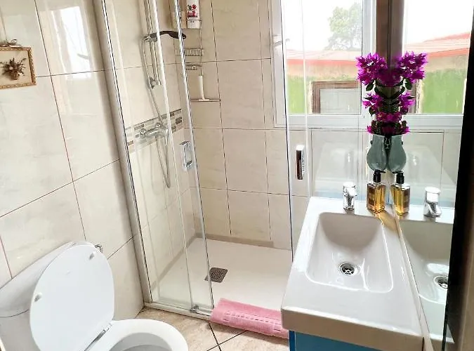 Apartament With Huge Deck Nestled In Marvelous Gardens - Nidos